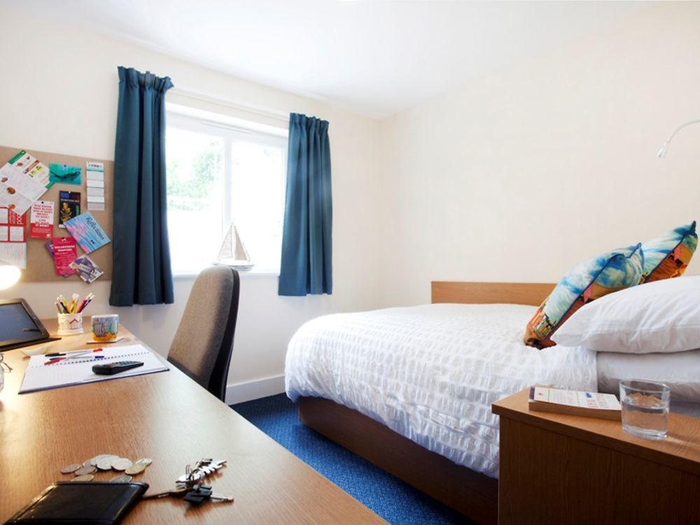 The Sidings Aparthotel Penryn Exterior photo
